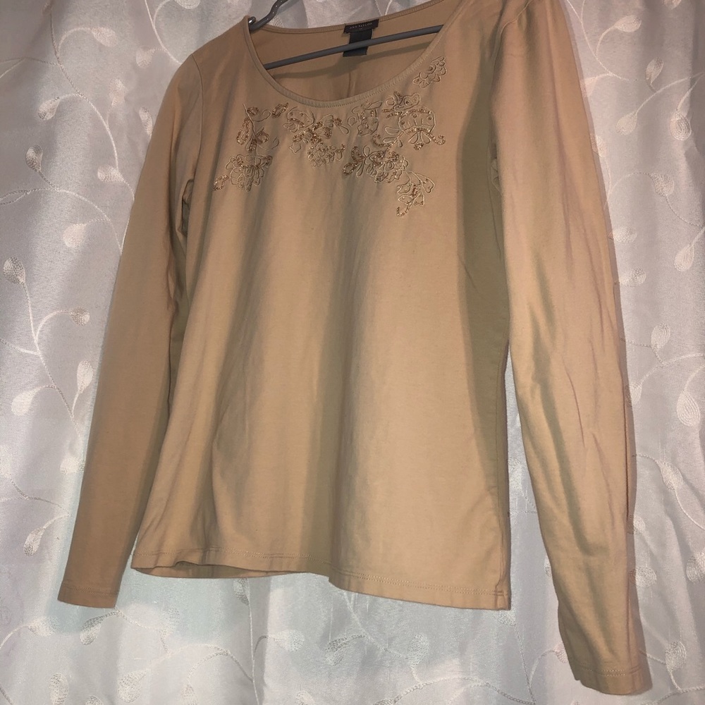 Ann Taylor Cream Long Sleeve with design (Size M)
